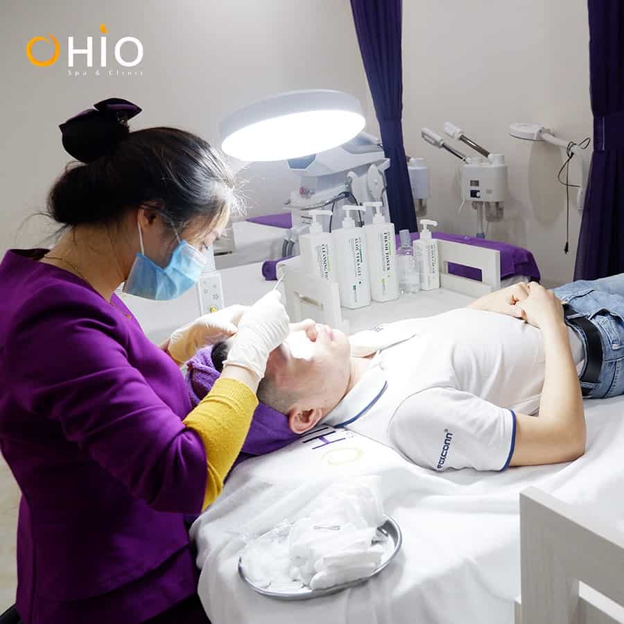 Trị mụn nam ở đâu thì tốt?