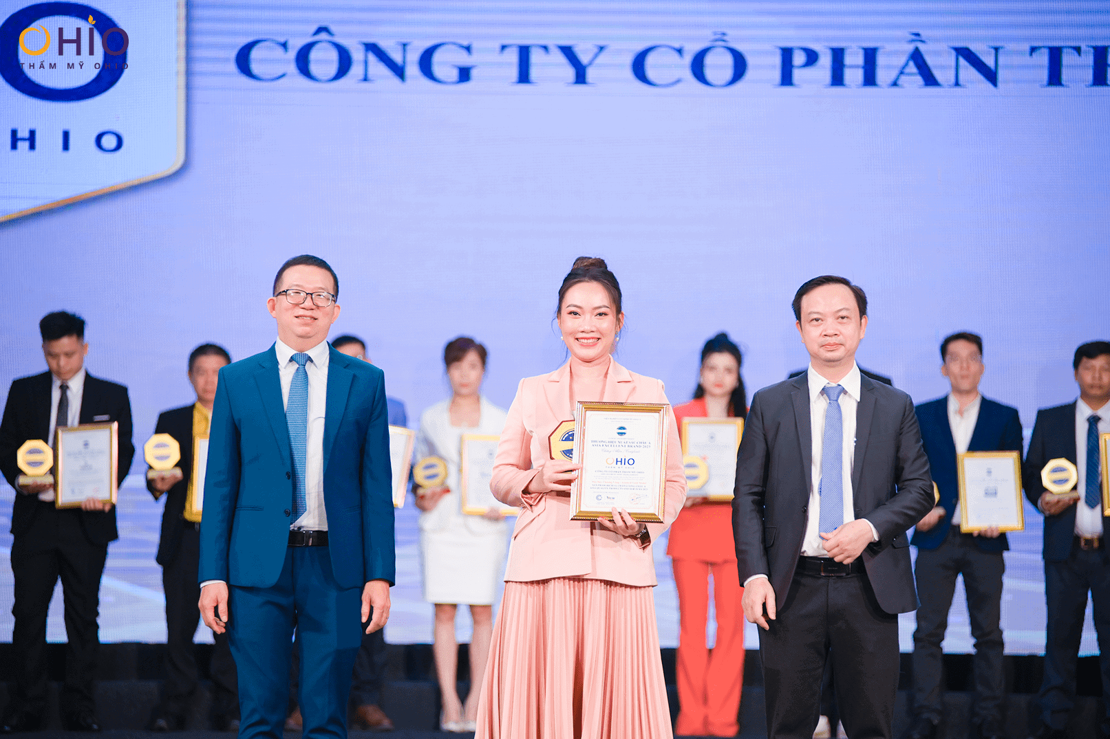 Xóa xăm lông mày loại bỏ mực xăm hiệu quả - Phòng khám da liễu OHIO Xóa xăm lông mày loại bỏ mực xăm hiệu quả