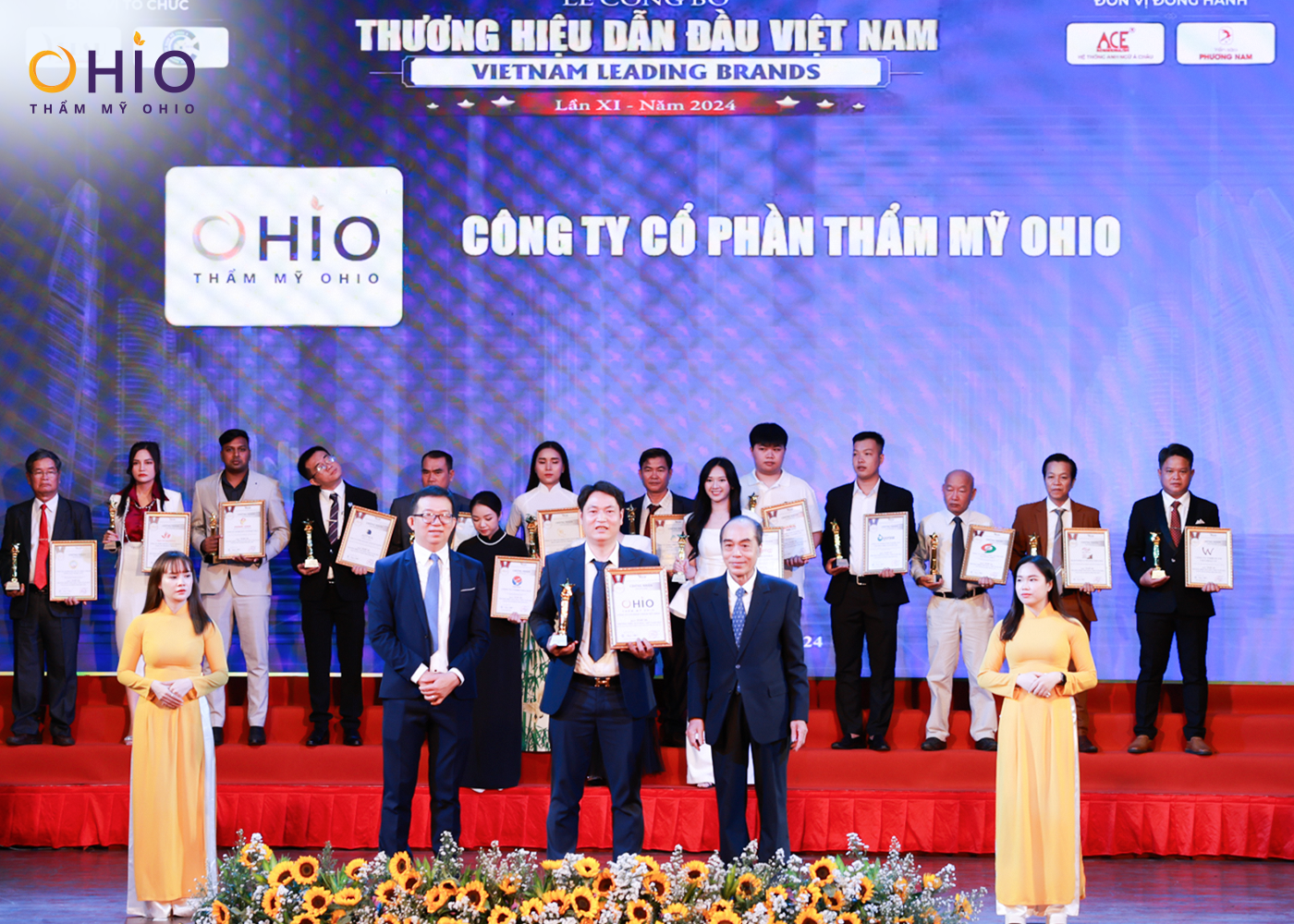 Thẩm mỹ OHIO 13 năm tiên phong Thẩm mỹ Công nghệ cao Vinh dự nhận giải thưởng: "Đơn vị Xóa chàm & điều trị sắc tố da tốt Việt Nam” - Phòng khám da liễu OHIO Thẩm mỹ OHIO 13 năm tiên phong Thẩm mỹ Công nghệ cao Vinh dự nhận giải thưởng: "Đơn vị Xóa chàm & điều trị sắc tố da tốt Việt Nam”