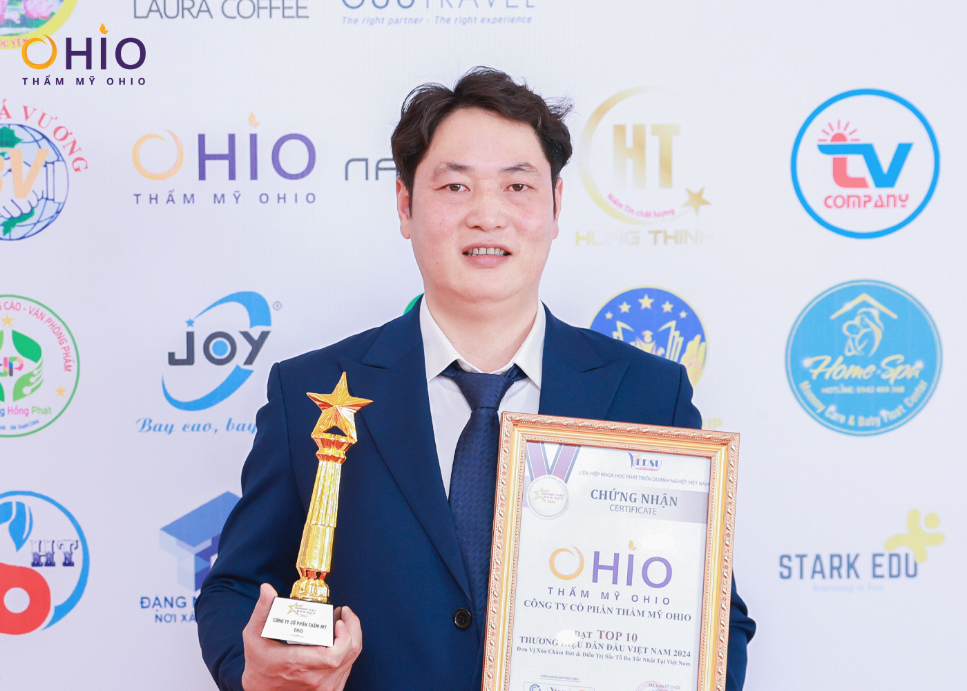 Thẩm mỹ OHIO 13 năm tiên phong Thẩm mỹ Công nghệ cao Vinh dự nhận giải thưởng: "Đơn vị Xóa chàm & điều trị sắc tố da tốt Việt Nam” - Phòng khám da liễu OHIO Thẩm mỹ OHIO 13 năm tiên phong Thẩm mỹ Công nghệ cao Vinh dự nhận giải thưởng: "Đơn vị Xóa chàm & điều trị sắc tố da tốt Việt Nam”