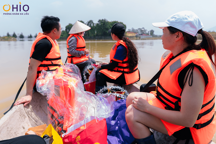 Đường di chuyển vào phải dùng thuyền bè Đường di chuyển vào phải dùng thuyền bè