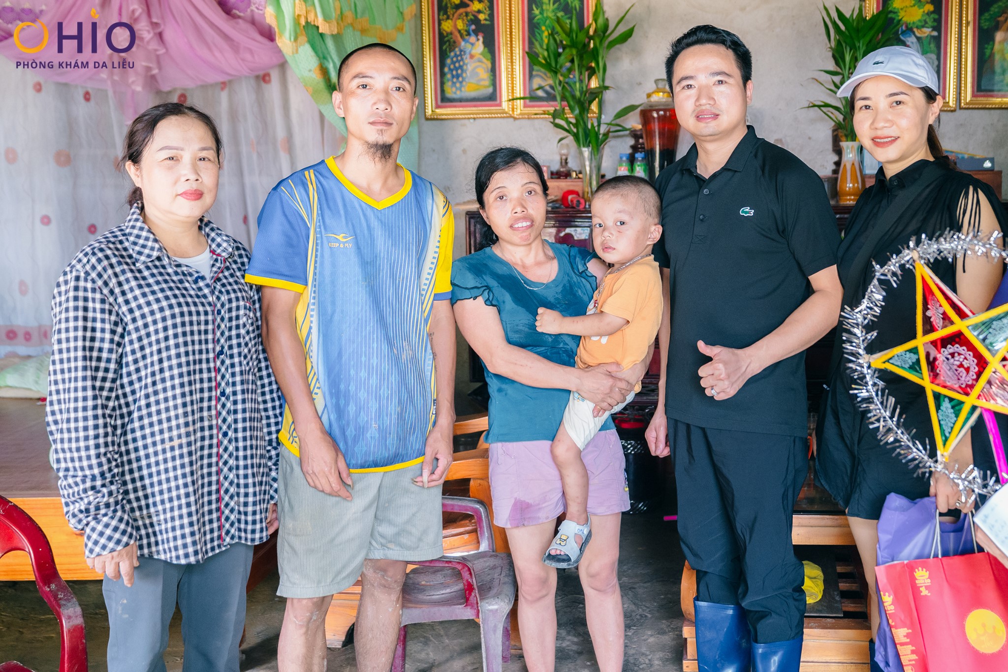 Hành Trình Thiện Nguyện: 'Trung Thu Trong Lòng Bão' - Gieo Yêu Thương Giữa Gian Khó - Phòng khám da liễu OHIO Hành Trình Thiện Nguyện: 'Trung Thu Trong Lòng Bão' - Gieo Yêu Thương Giữa Gian Khó
