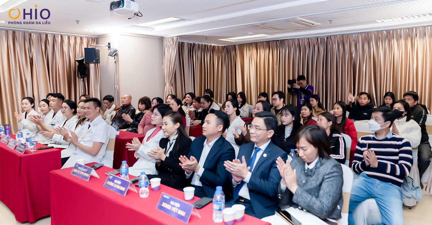 Lễ Kickoff Chiến dịch Thoát Chàm 2025 - Chính thức khởi động hành trình sạch chàm bớt thay diện mạo, đổi cuộc đời - Phòng khám da liễu OHIO Lễ Kickoff Chiến dịch Thoát Chàm 2025 - Chính thức khởi động hành trình sạch chàm bớt thay diện mạo, đổi cuộc đời