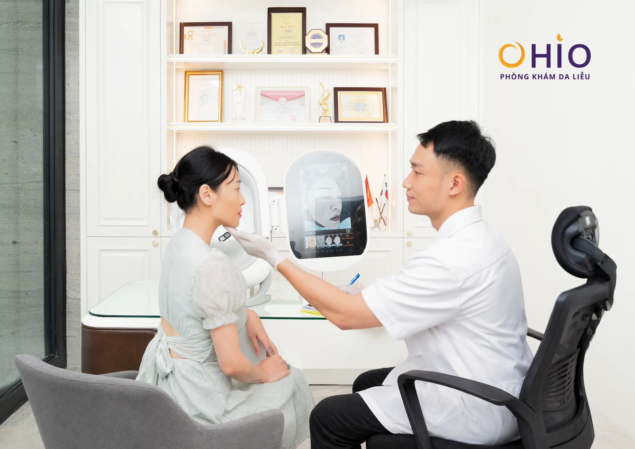 Bác Sĩ Da Liễu Nói Gì Về Xu Hướng Điều Trị Sẹo Rỗ 2026? - Phòng khám da liễu OHIO Bác Sĩ Da Liễu Nói Gì Về Xu Hướng Điều Trị Sẹo Rỗ 2026?